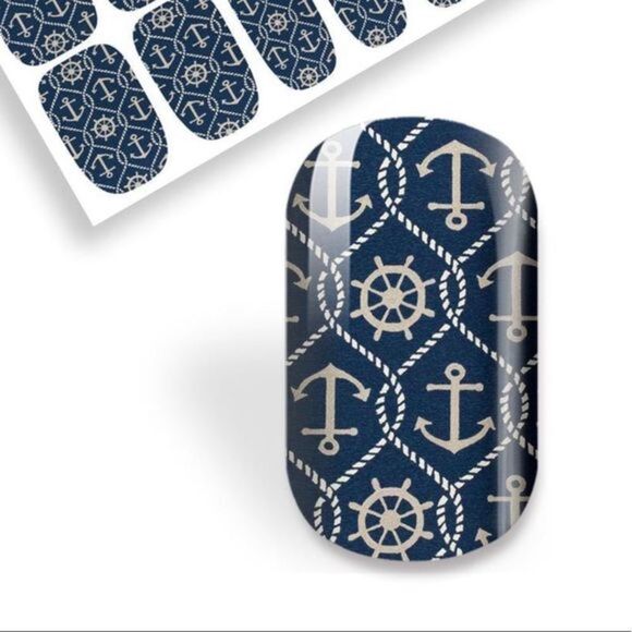 Colour Flash | Nail Strips - Seaside Treasures, Anchors & Ropes on a Navy base - Picture 3 of 9